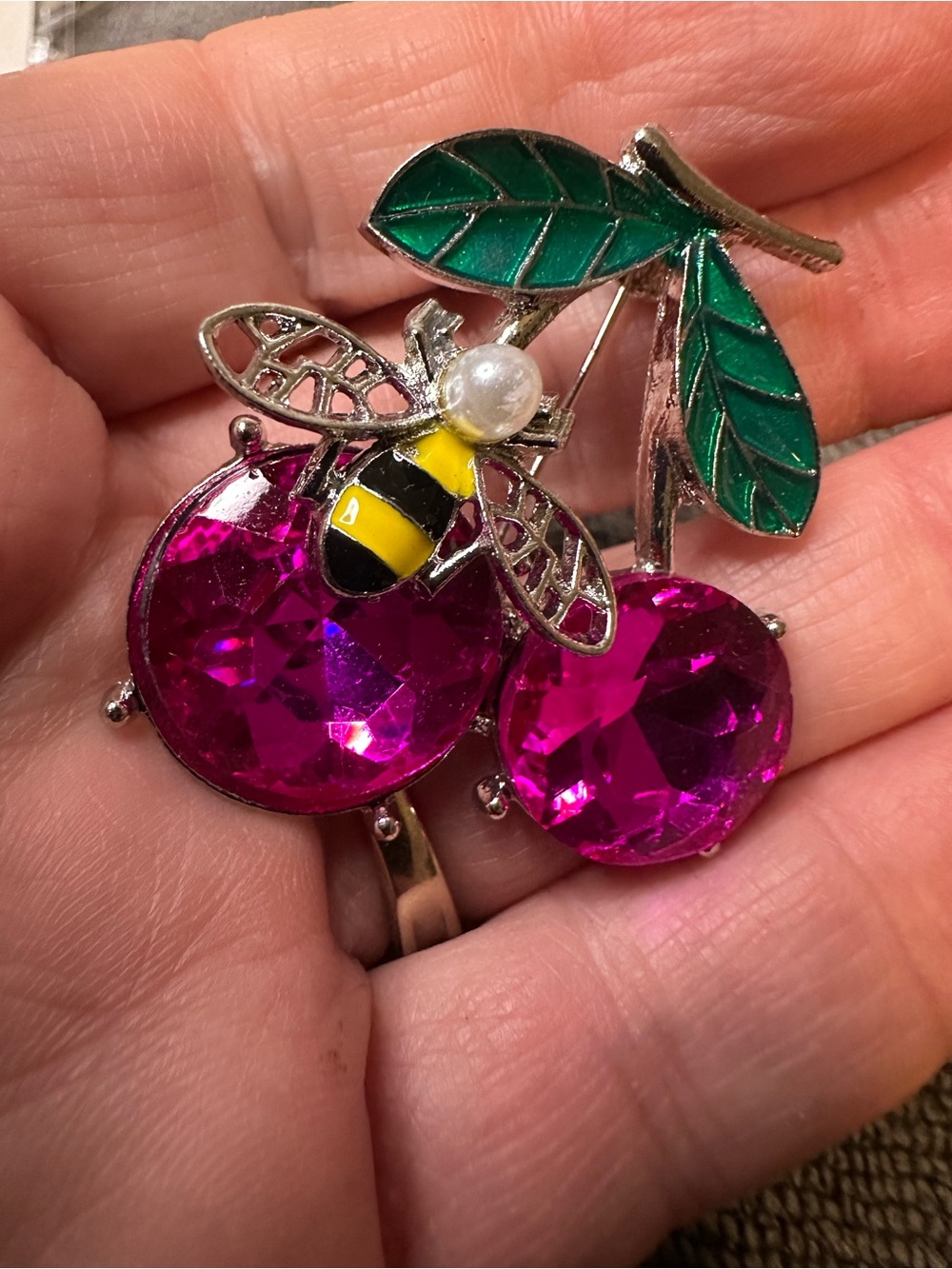 Unk Green Leaf, Fuchsia Cherry & Bee Brooch
